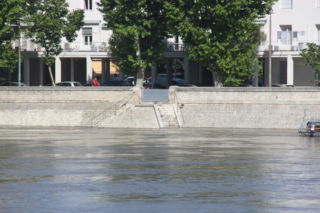 Quai du Rhône avec batardeaux