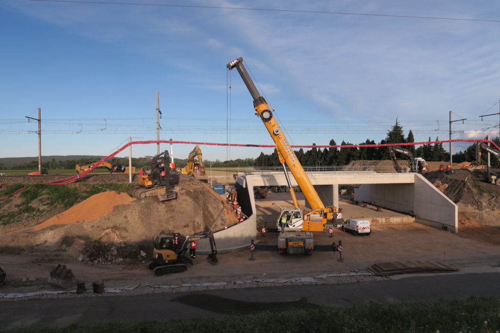 Mise en transparence du remblai ferroviaire-ripage de l'ouvrage