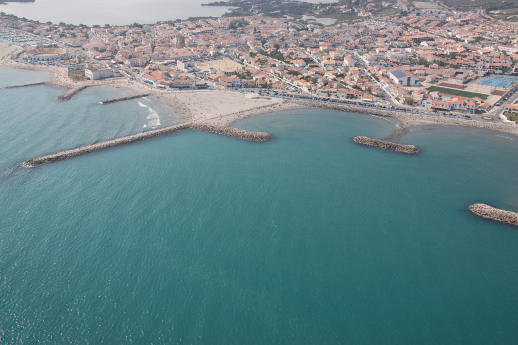 Vues aériennes des ouvrages de protection des Saintes-Maries-de-la-Mer