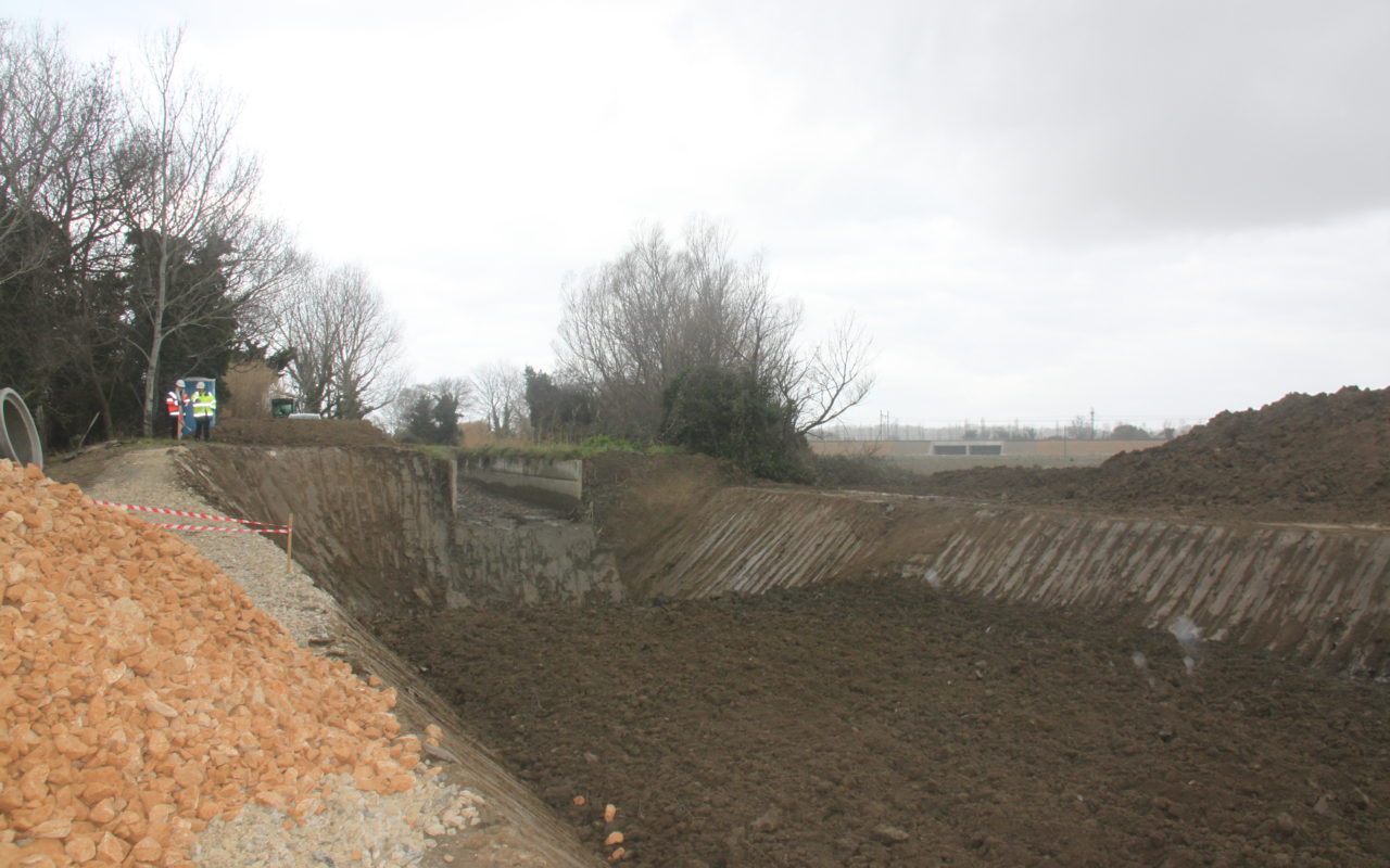 Travaux pour l'enfouissement du canal des alpines