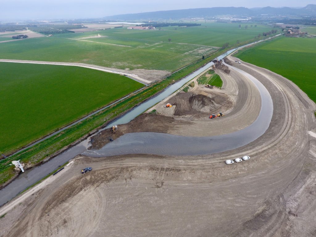 Canal du Vigueirat en cours de déviation avant construction du siphon