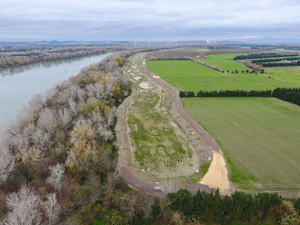 Lône entre Tarascon et Arles en cours d’aménagement