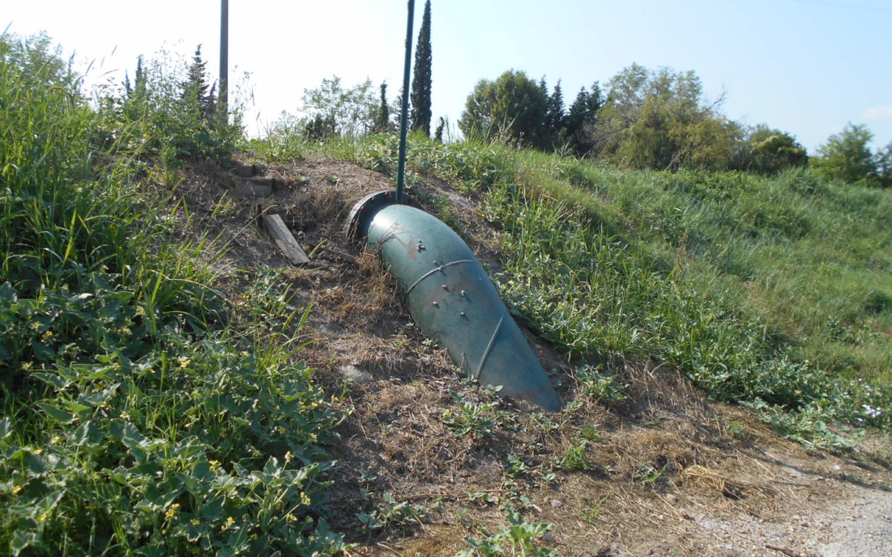 Ouvrage traversant, petit Rhône gauche