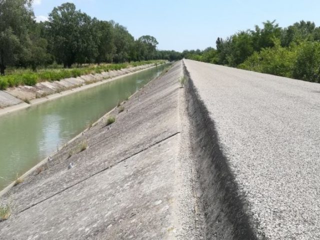 Déversoir de Boulbon rehaussé de 40 cm avec du béton compacté