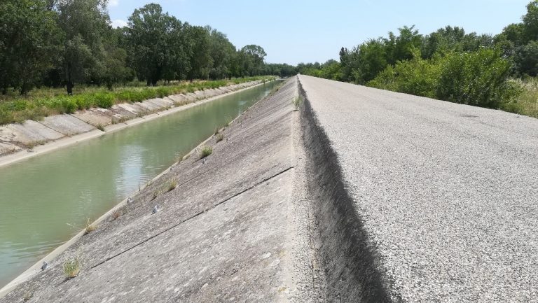 Déversoir de Boulbon rehaussé de 40 cm avec du béton compacté