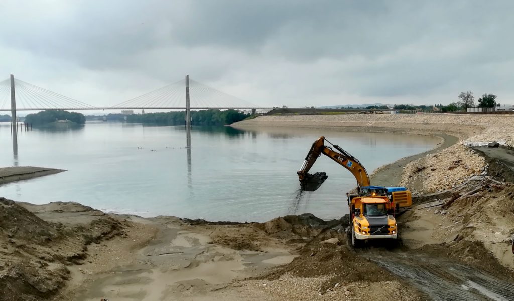 Reprise du chantier de la digue Tarascon-Arles - Suppression de l'atterrissement