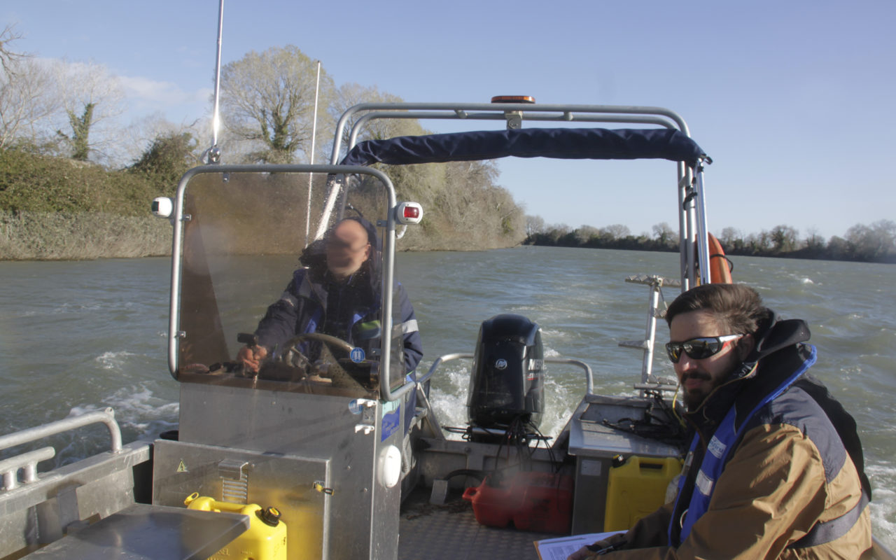 Inspection des berges par voie nautique, petit Rhône