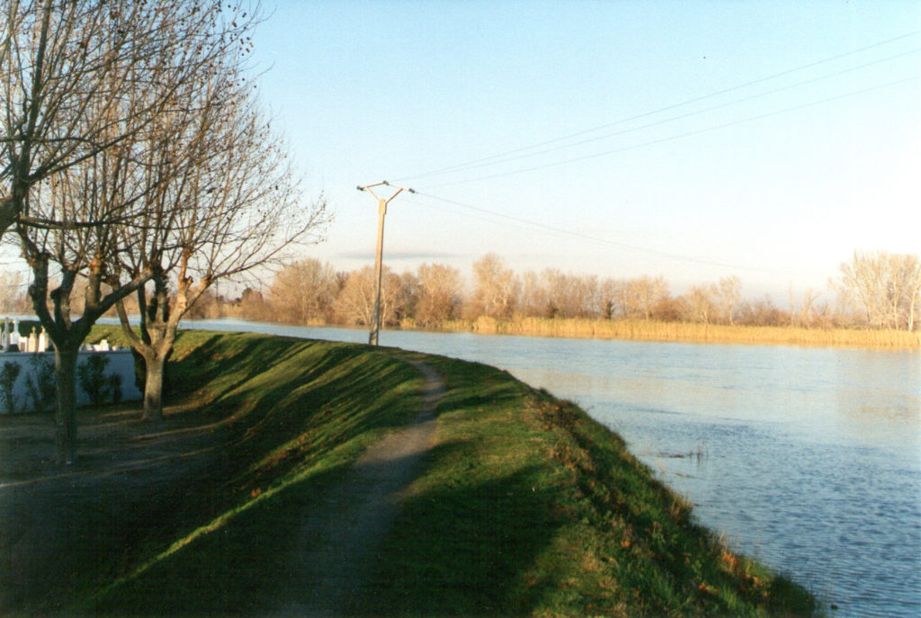 Inondation du ségonnal à Fourques - Janvier 1994