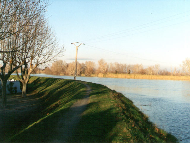 Inondation du ségonnal à Fourques - Janvier 1994