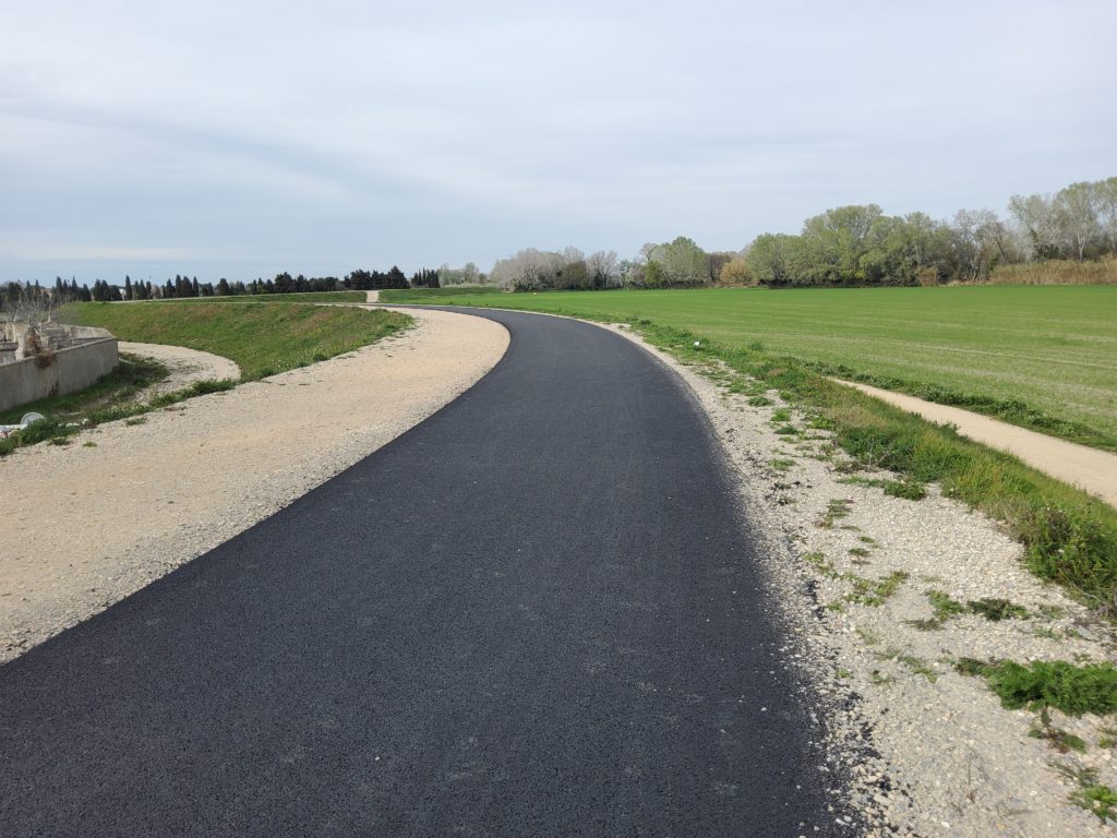 Piste cyclable à Fourques