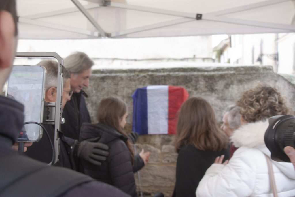 Cérémonie de commémoration des 20 ans de la crue du Rhône de décembre 2003 sur les quais d'Arles