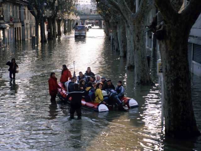 Photo affiche Inondation regard crue