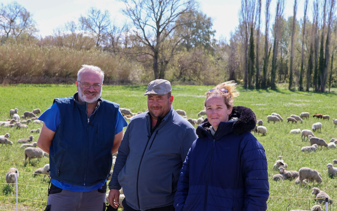 Les bergers Carlos et Anna avec Bruno le garde-digues